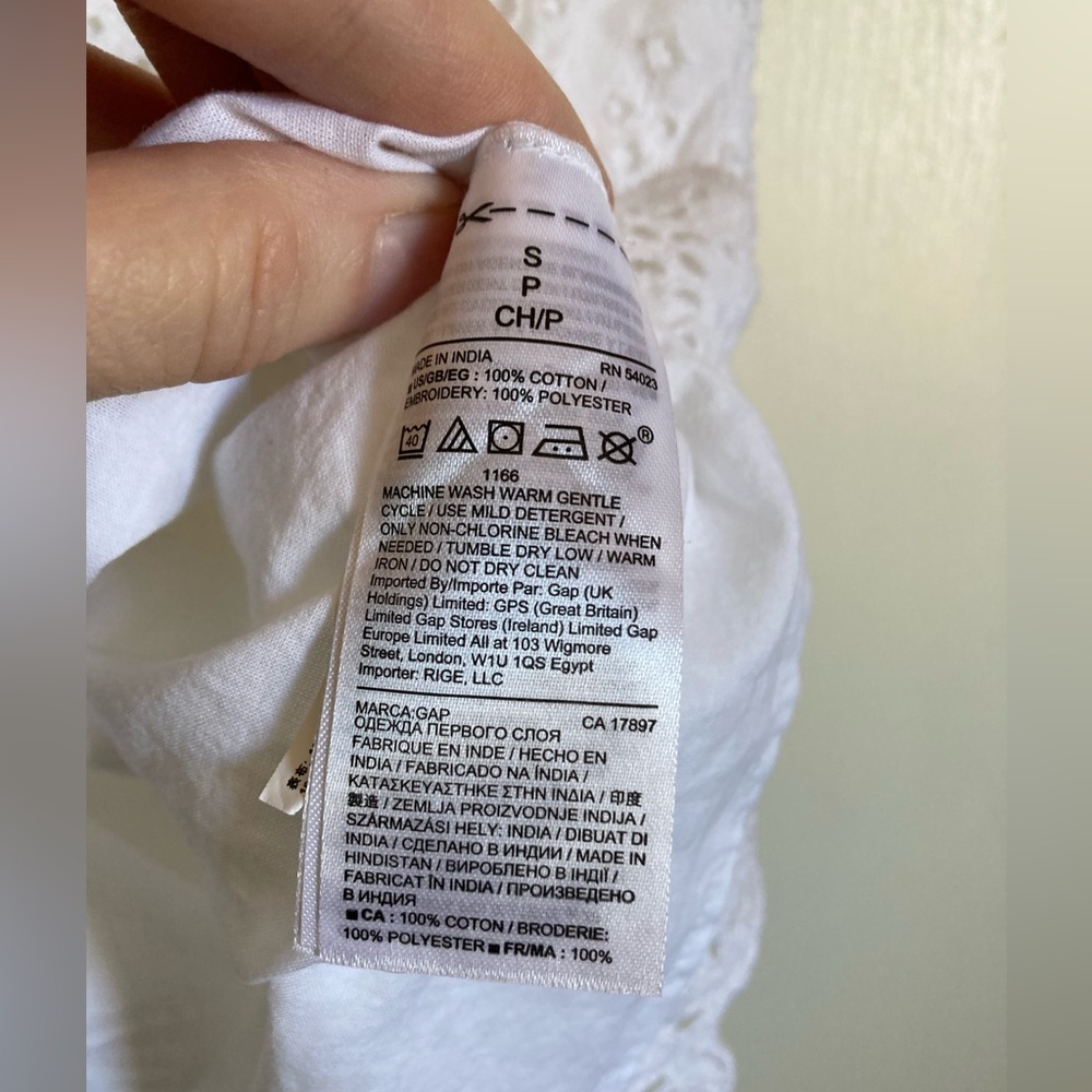 Gap White Eyelet Embroidered Lace Split Neck Slee… - image 6